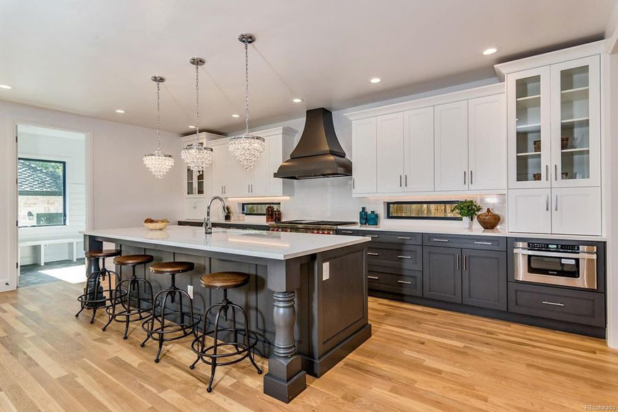 Kitchen - transitional kitchen idea in Denver