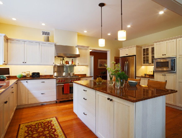 Example of a transitional kitchen design in Burlington
