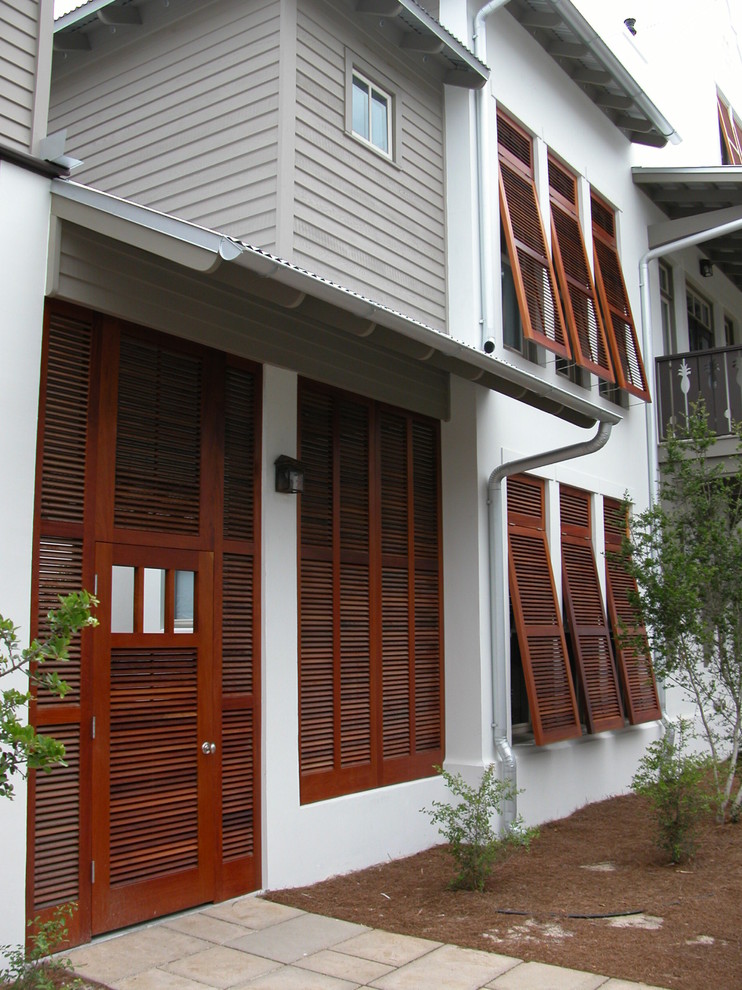 Design ideas for a tropical exterior in New Orleans.