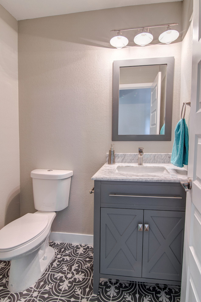 Example of a transitional bathroom design in Phoenix