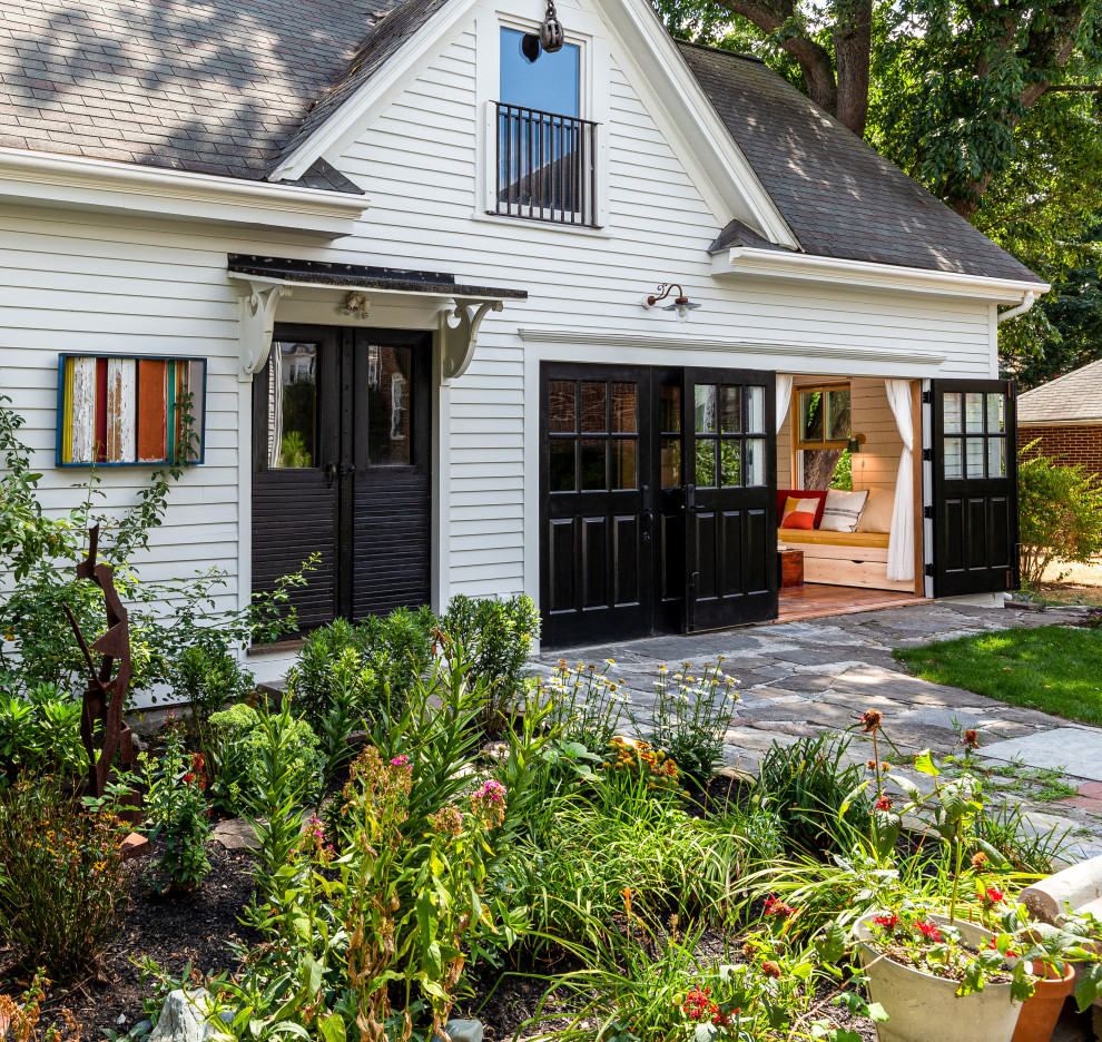 Inspiration for a cottage home design remodel in Boston