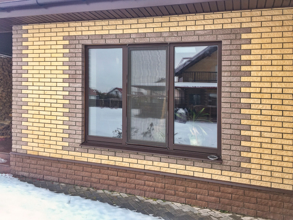 Остекление загородного дома, окна из лиственницы 1-го сорта.