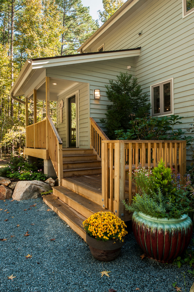 Photo of a traditional deck in Raleigh.