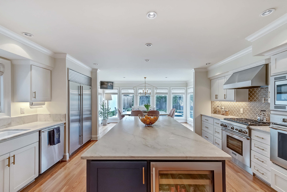 Inspiration for a transitional kitchen remodel in Dallas