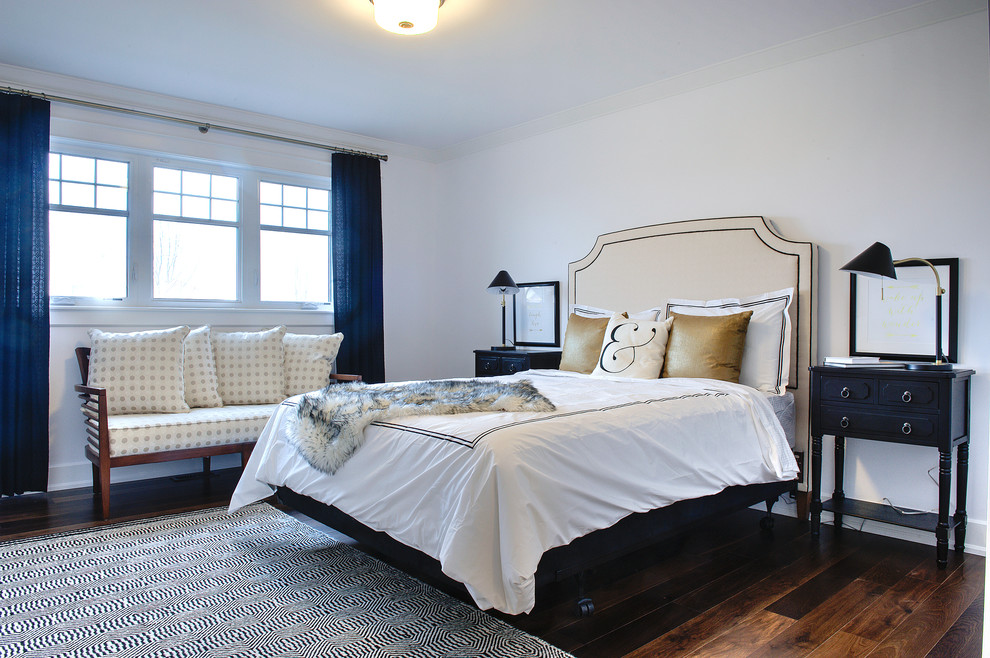 Inspiration for a transitional home design remodel in Toronto