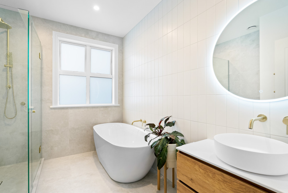 Свежая идея для дизайна: большая ванная комната в классическом стиле - отличное фото интерьера