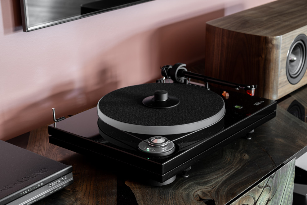 Акустическая система в гостиной