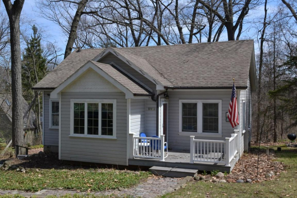 Lake Cottage Lift - BEFORE