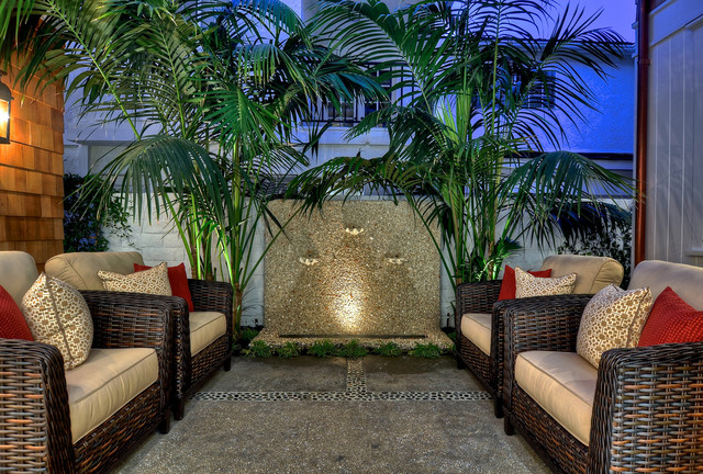 114 Diamond Ave tropisch-patio
