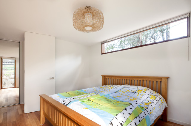 Suburban bush House contemporary-bedroom