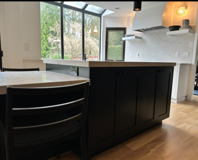 Kitchen with Bar