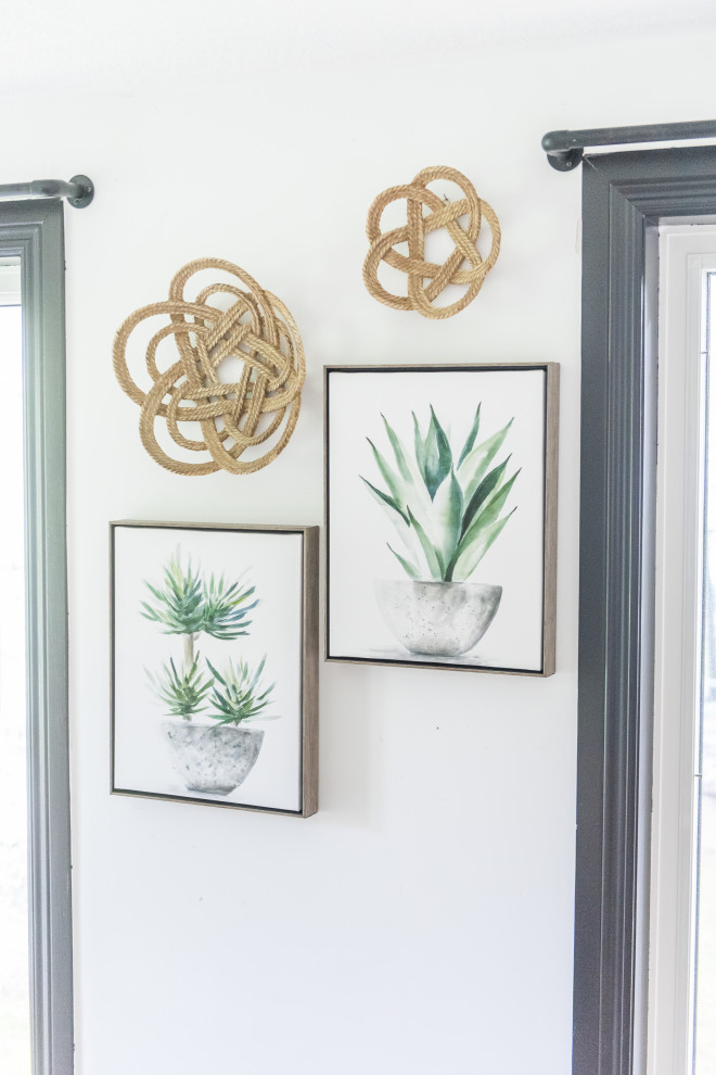 Home design - transitional home design idea in Toronto