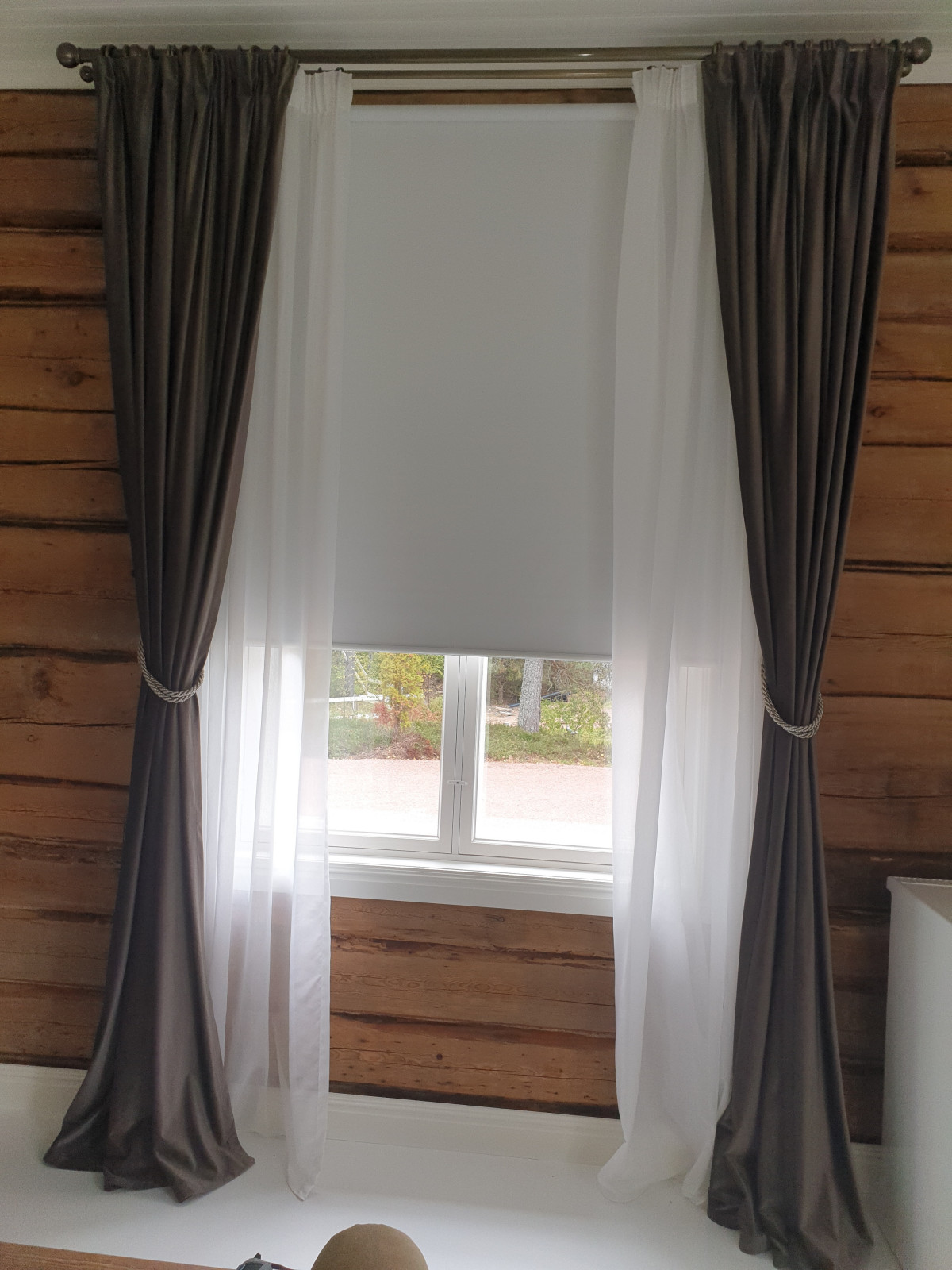 Загородный дом у озера