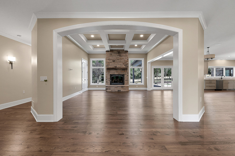 Home design - transitional home design idea in Columbus