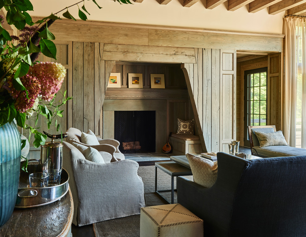 Example of a transitional home design design in Charlotte