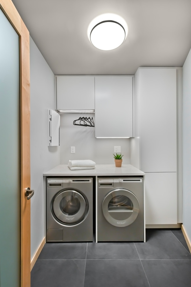 Inspiration for a contemporary laundry room in Minneapolis.