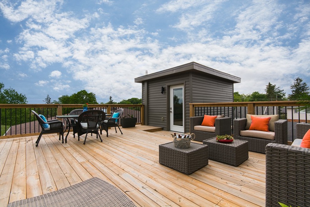 Example of a transitional deck design in Ottawa