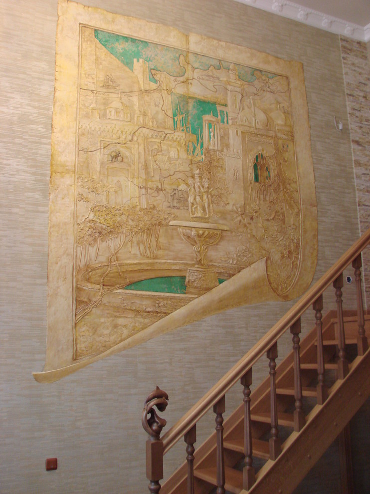 Барельеф в холле загородного дома