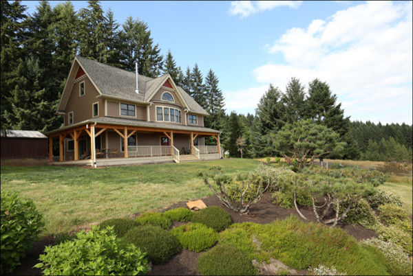 Design ideas for a country exterior in Portland.