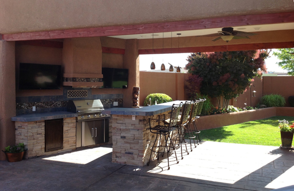 Example of a mountain style patio design in Albuquerque