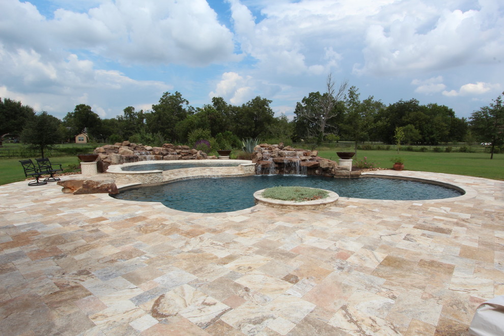 Example of a large transitional pool design in Houston