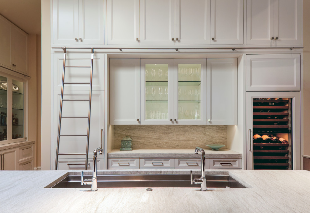 Kitchen - transitional kitchen idea in Tampa with a farmhouse sink