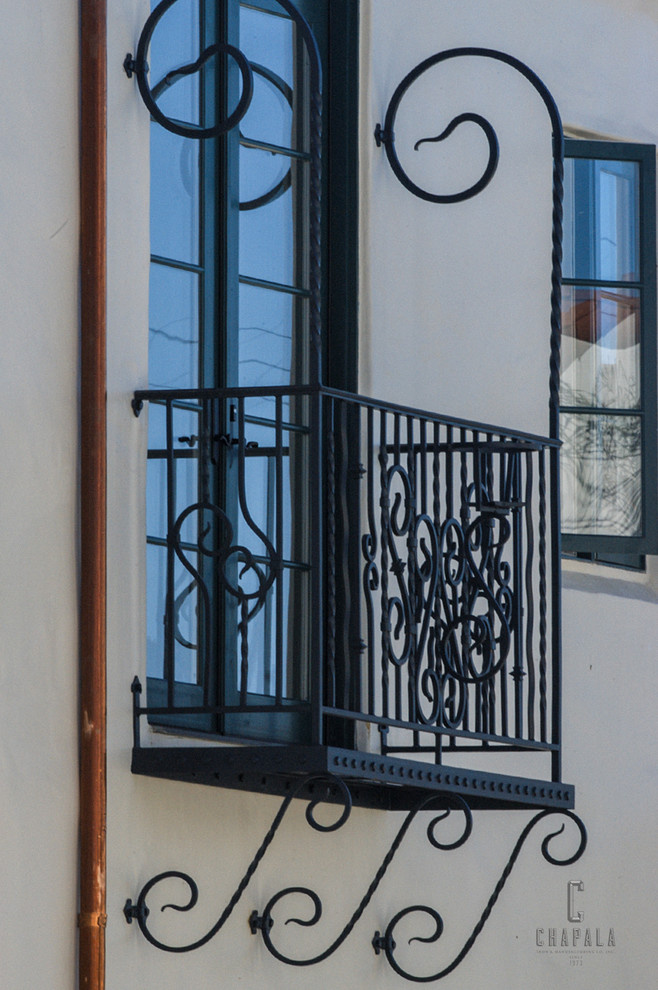 This is an example of a mediterranean balcony in Santa Barbara.