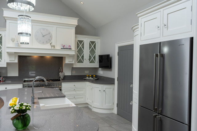 Curved Cabinetry traditional-kitchen
