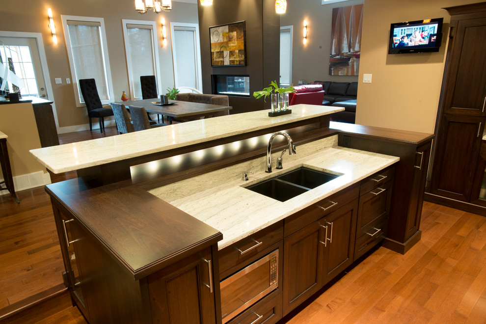 Home design - transitional home design idea in Vancouver