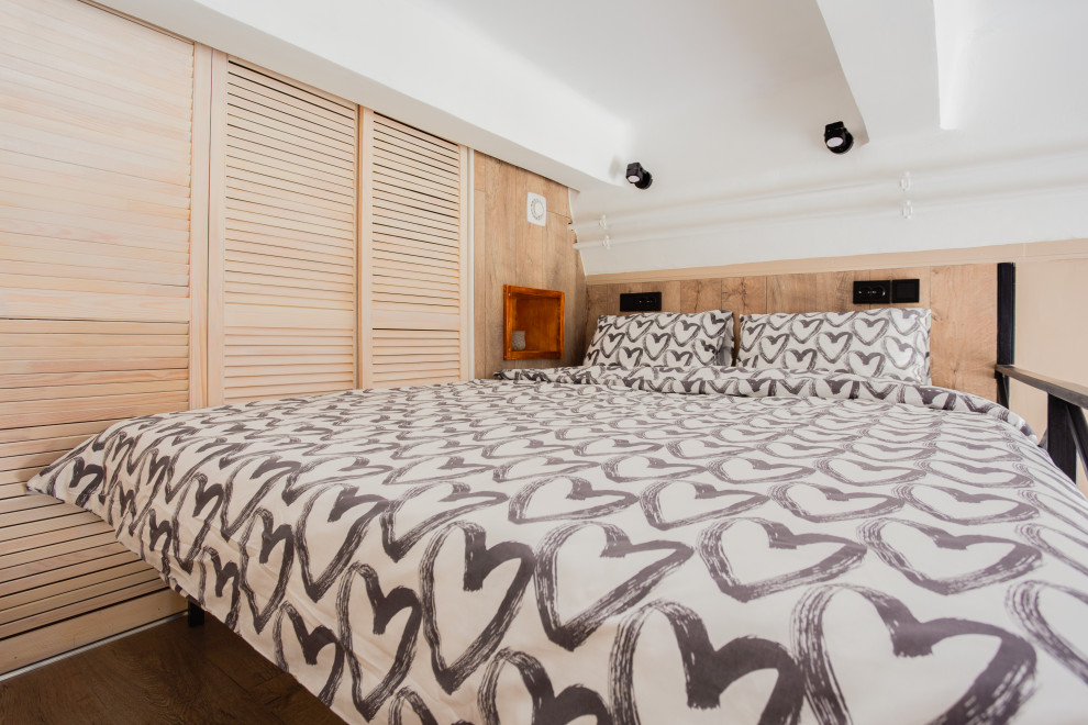 Маленькия двухуровневая студия