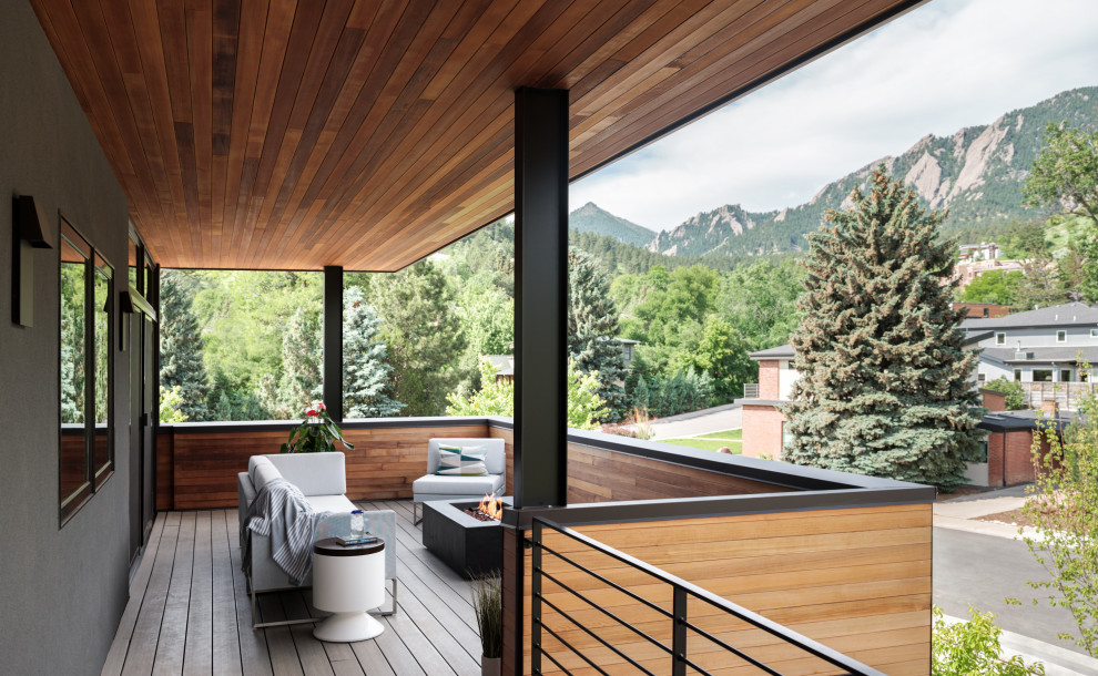 Inspiration for a modern second story deck remodel in Denver