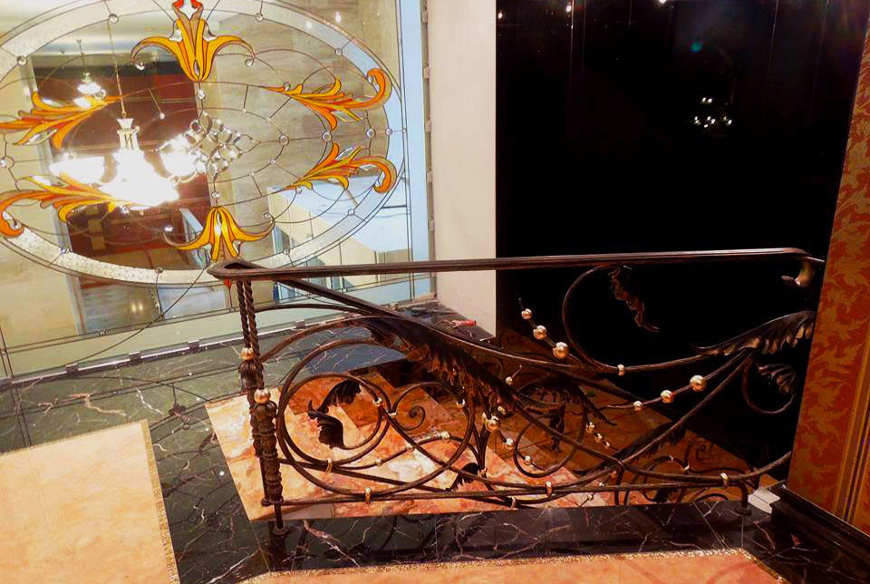 Кованные ограждения лестницы