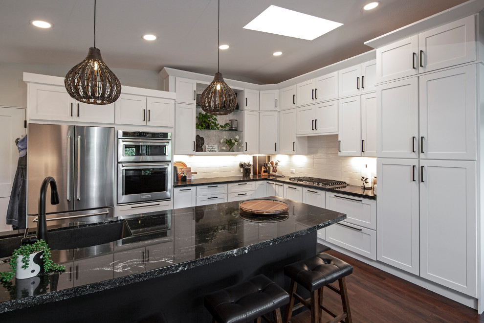 Inspiration for a transitional kitchen remodel in Phoenix