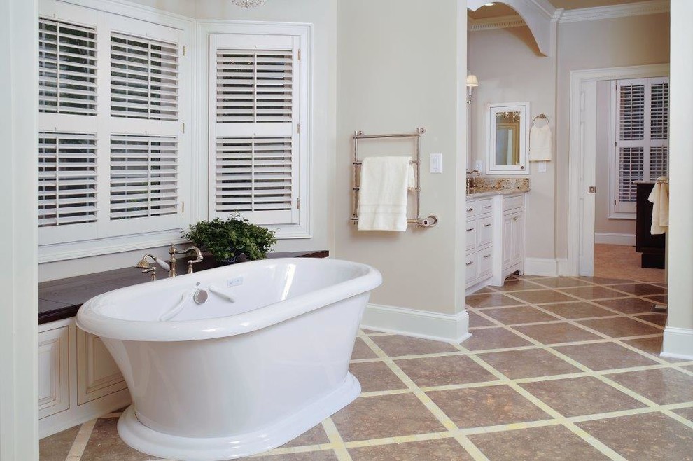 Example of a transitional bathroom design in Miami