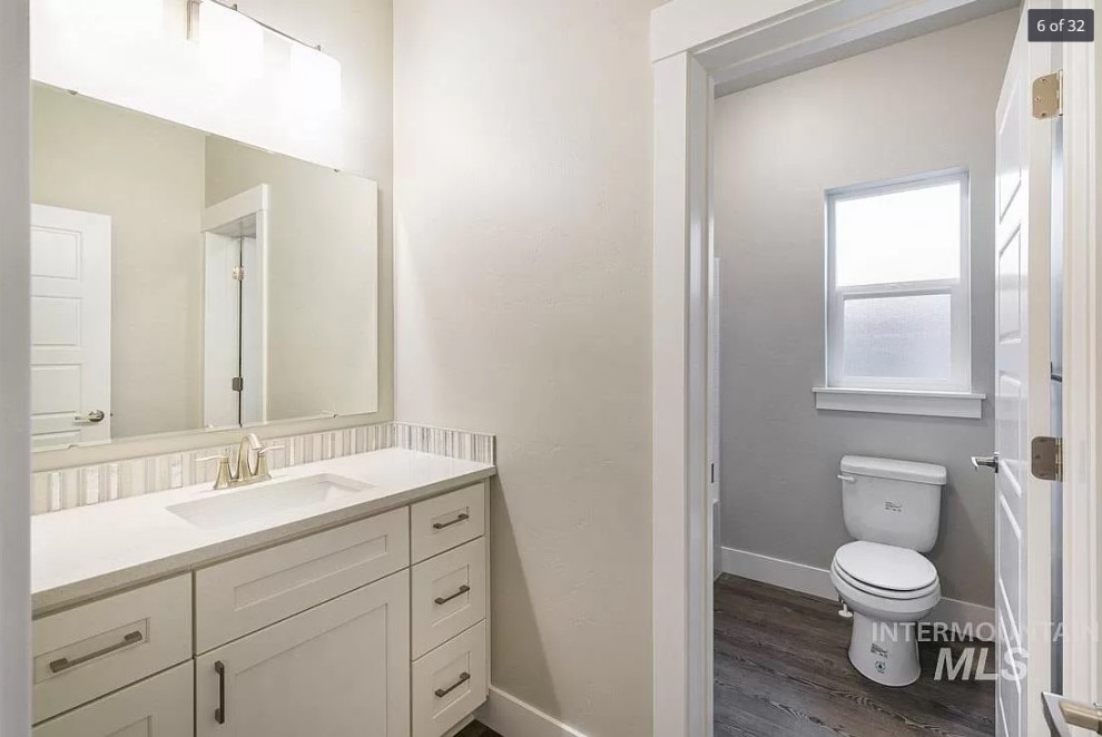Example of a minimalist bathroom design in Boise