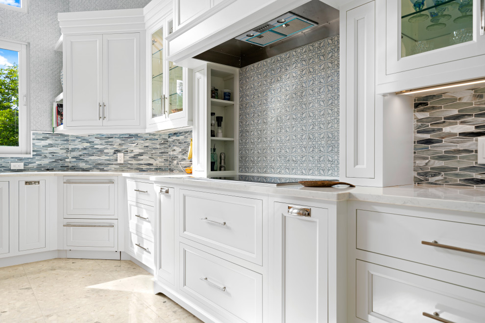 Kitchen - transitional kitchen idea