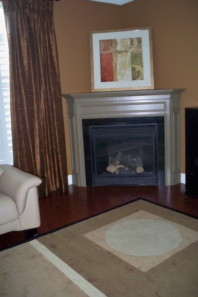 This is an example of a transitional family room in Toronto.