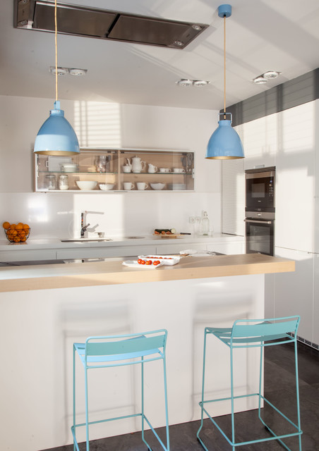 VIVIENDA CENTRO DE BILBAO contemporary-kitchen