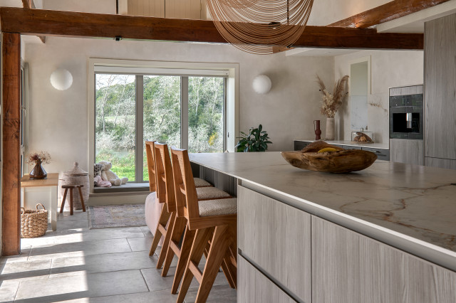 New Forest Barn Conversion moderne-koekken