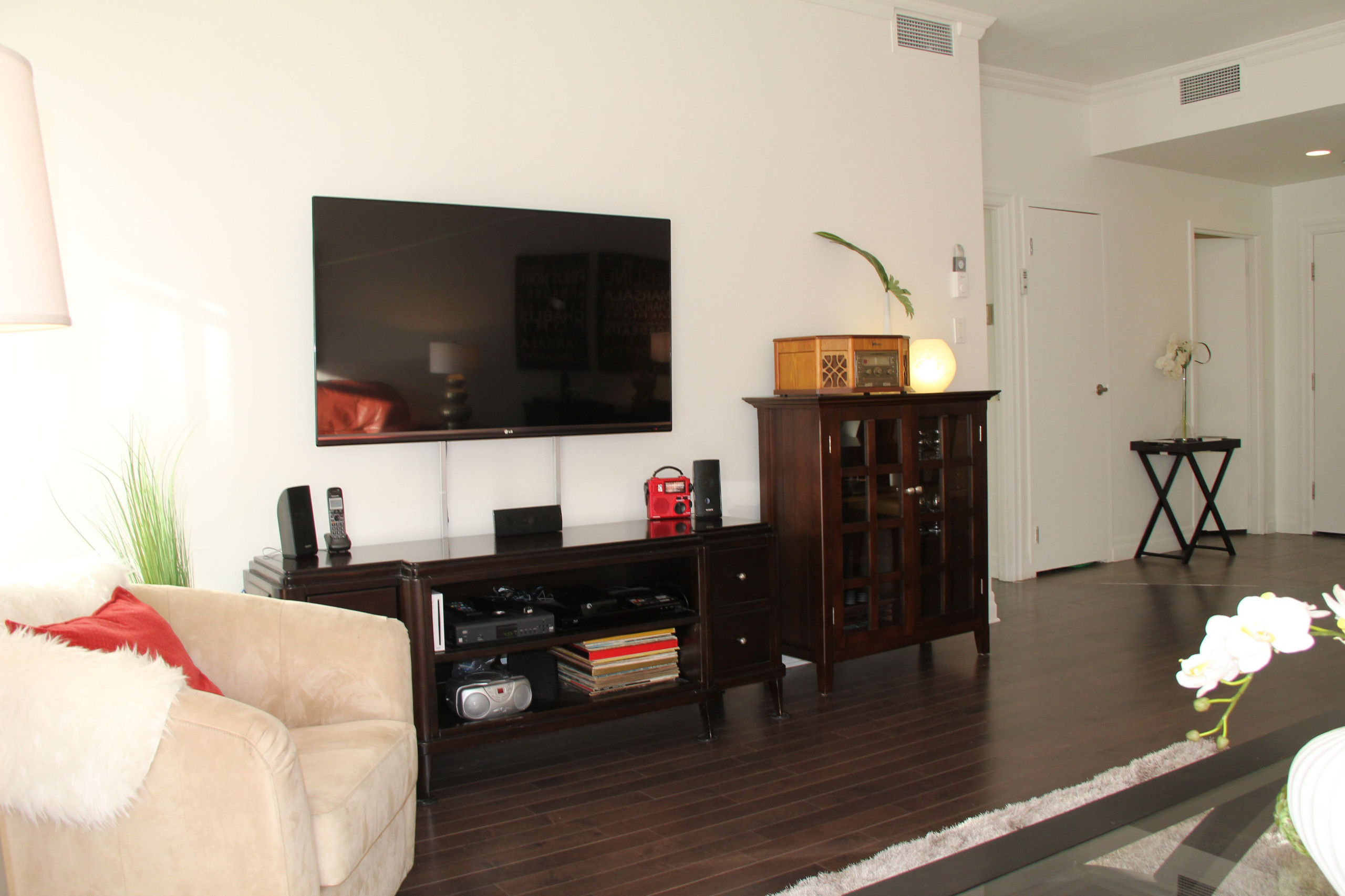 Home Staging - Downtown Montreal Condo