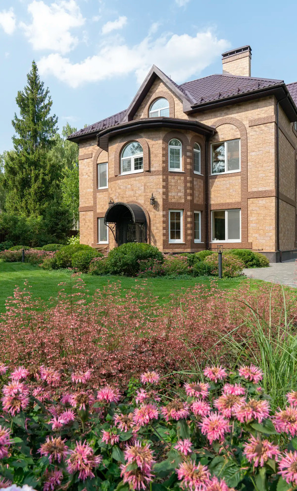 Круговорот  цвета. Дубровка 2021