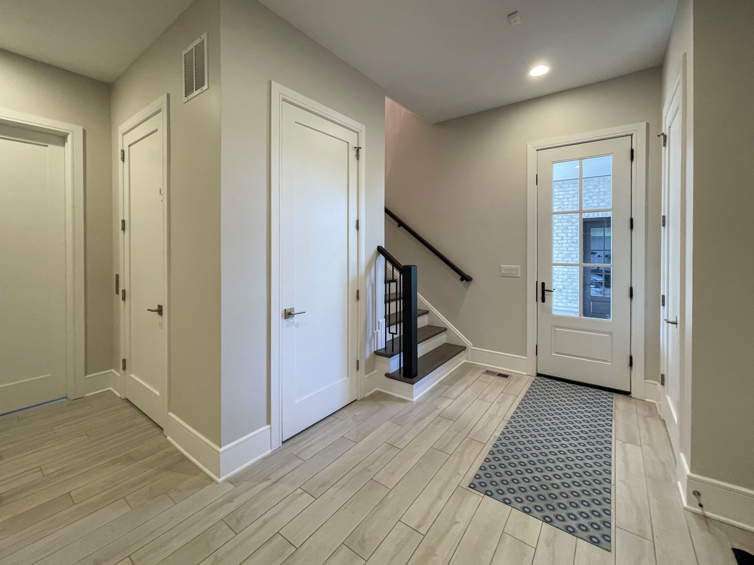 114_Striking Floating-Curved Staircase, Leesburg VA 20175