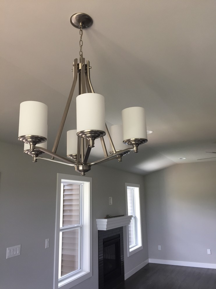 Transitional home design photo in Cedar Rapids