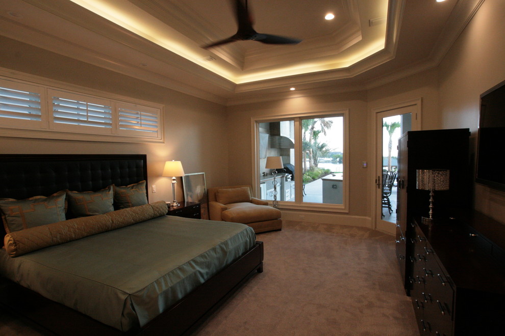 Bedroom photo in Miami