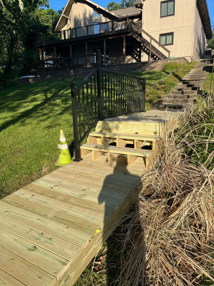 Ramp/Stair Building in Lake Waukomis, MO