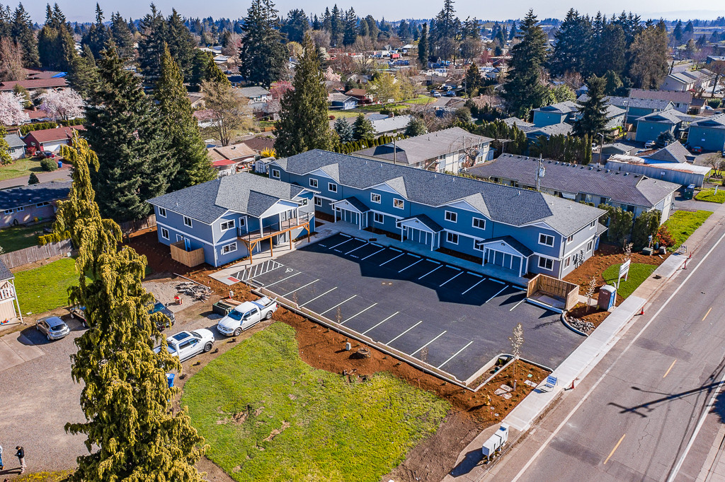 Plymouth Hills Apartments