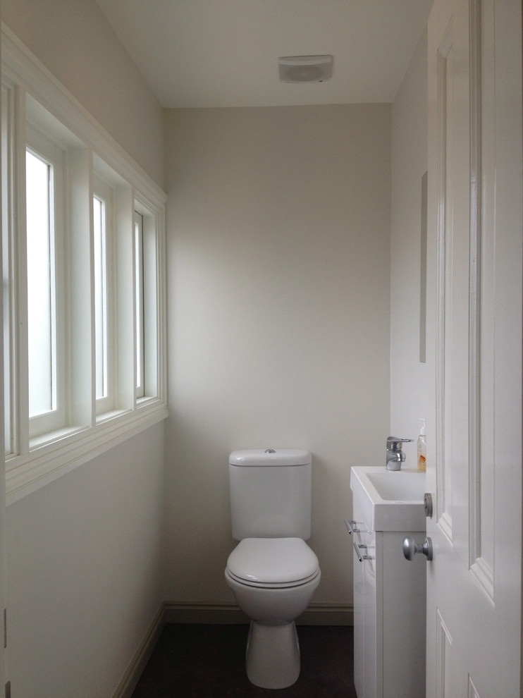 This is an example of a traditional powder room in Sydney.