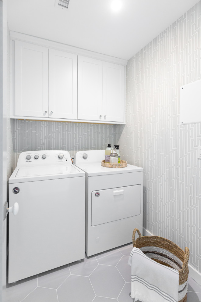 Inspiration for a beach style laundry room in Los Angeles.