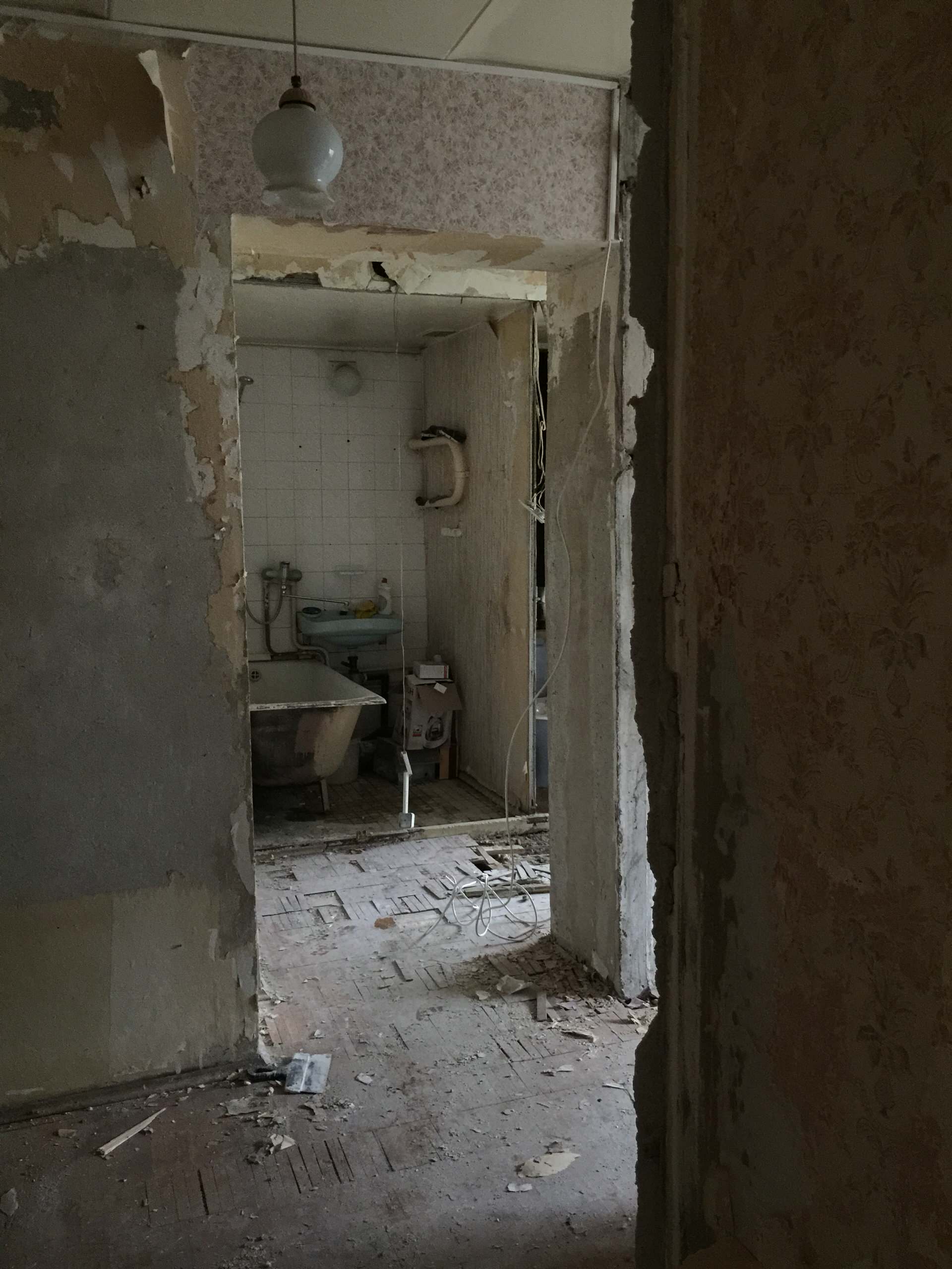 Ремонт ванной комнаты под ключ со сносом сантехкабины из Ацэида