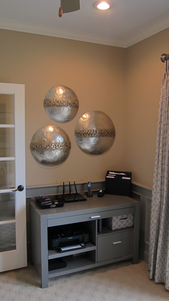 Inspiration for a small transitional home design remodel